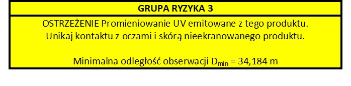 Rys. 11 Banan przed projekcją UV-C (przesłonięty materiałem) oraz po projekcji ze śladami „oparzeń” Na powyższym zdjęciu przedstawiono banana osłoniętego na środku paskiem materiału nieprzepuszczającego promieniowania, a następnie poddanemu 6-cio godzinnej ekspozycji na promieniowanie UV-C o mocy ok. 15W/m2. W przestrzeni publicznej możemy się spotkać z różnego rodzaju ostrzeżeniami przed używaniem technologii UV-C przez osoby nieuprawnione (niewyedukowane pod kątem zagrożeń i bezpiecznego korzystania z tej technologii). Jest to zapewne słuszna droga, gdyż przy gwałtownym wzroście zapotrzebowania na tego rodzaju sprzęt wypadki będą się zdarzały. Jak zawsze w takim przypadku normowania prawne nie nadążają za technologią. Producenci często pytają się jakie badania należy wykonać w odniesieniu do produktu UV, aby spełnić wszystkie normy i zapewnić bezpieczeństwo. Można, a nawet trzeba oznakować osprzęt w odpowiedni sposób i stworzyć zabezpieczenia przed nieuprawnionym uruchomieniem np. przez małe dzieci (czujniki obecności, timery, sygnały ostrzegawcze itp.). Ze strony naszego Laboratorium proponujemy również wykonanie badań bezpieczeństwa fotobiologicznego, które określa dokładnie jakie środki zaradcze należy zastosować oraz minimalną odległość obserwacji. Zabezpiecza to producentów przed ewentualnymi roszczeniami ze strony nieuważnych użytkowników. Po wykonaniu takich badań wymaga się umieszczenia wyraźnej etykiety ostrzegawczej na produkcie.